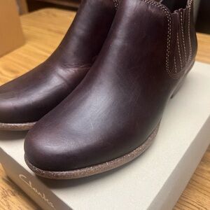 Pair of Clarks ankle boots, size 8.5